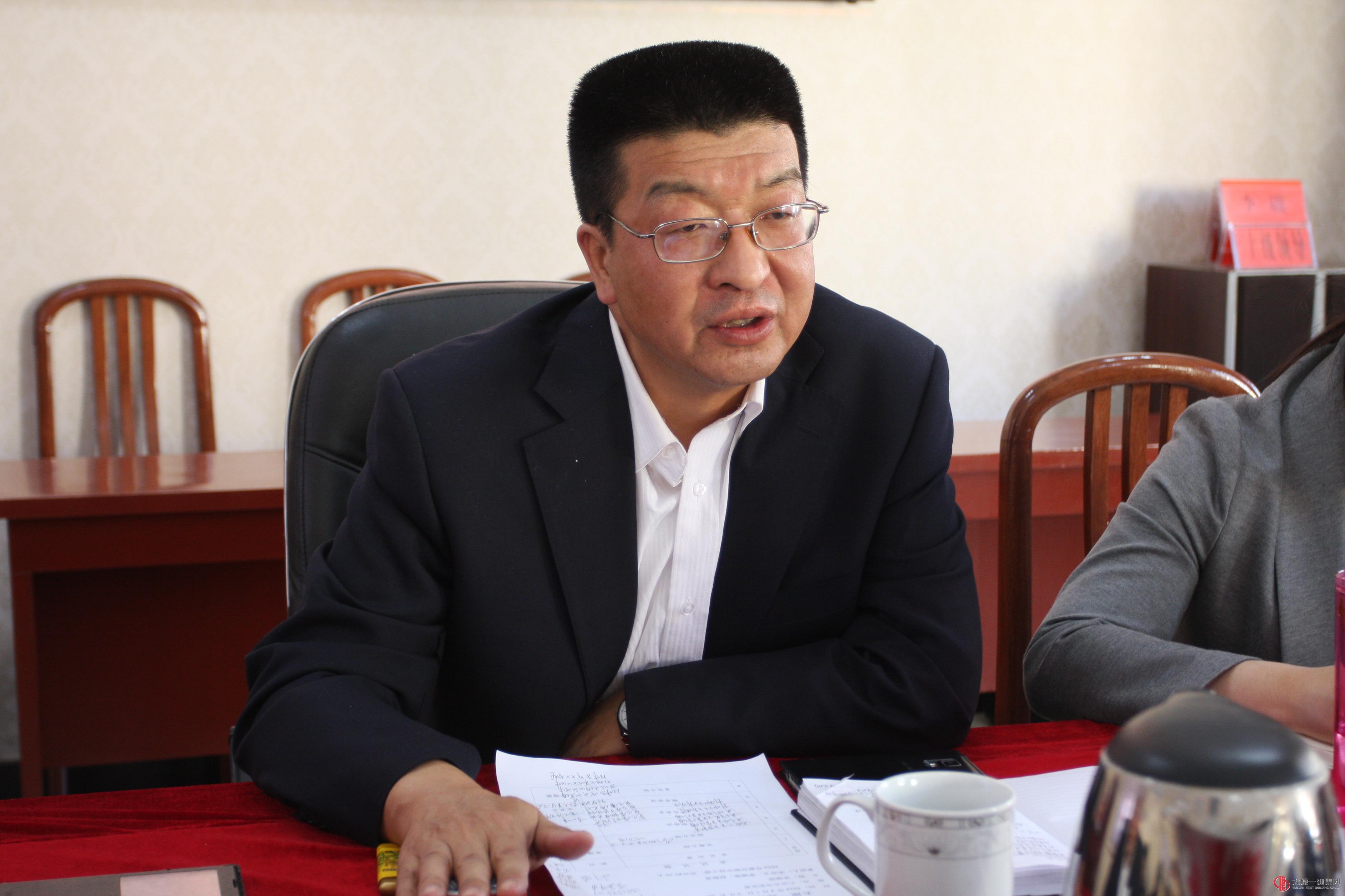 集團(tuán)公司黨委舉行新任職中層以上干部政治培訓(xùn)會(huì)