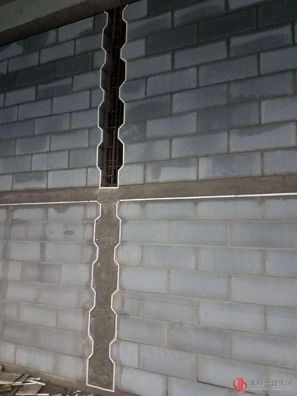 晝夜趕進度 雨中搶工期