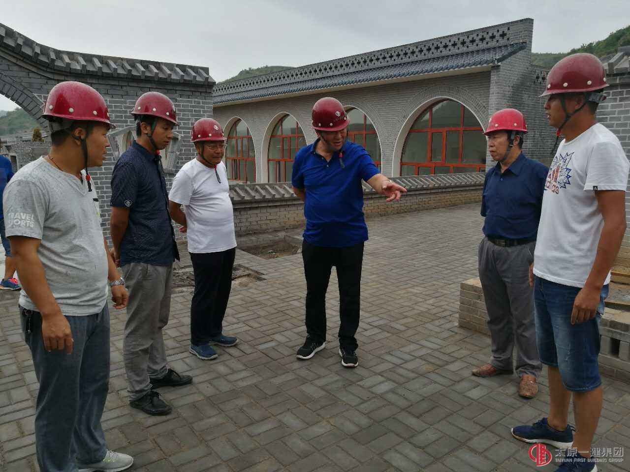 集團(tuán)公司第三檢查組對直屬八分公司工地檢查指導(dǎo)